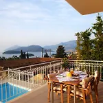 Villa Myrtis *