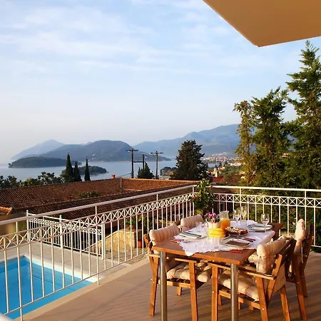 Villa Myrtis *
